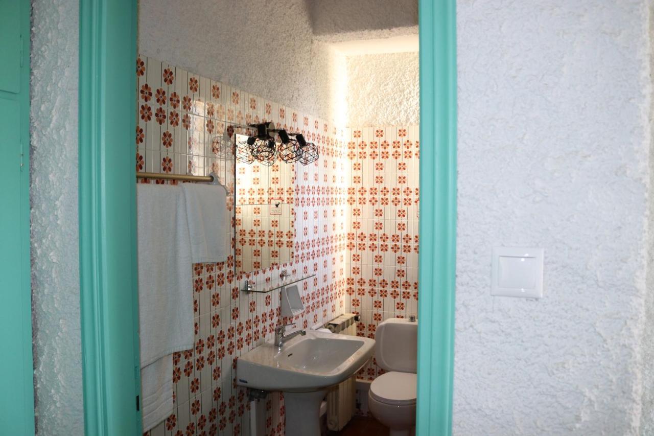 The Bongos - Socially Conscious Rooms, Part Of The Room Rate Goes To Charity Platanés 外观 照片